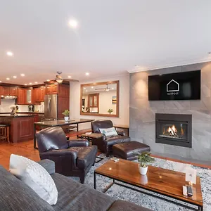 Holiday home Greyhawk By Outpost, Whistler
